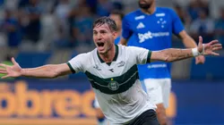 Lavega jogador do Coritiba comemora seu gol durante partida contra o Cruzeiro no estadio Mineirao pelo campeonato Brasileiro A 2026. Foto: Alessandra Torres/AGIF