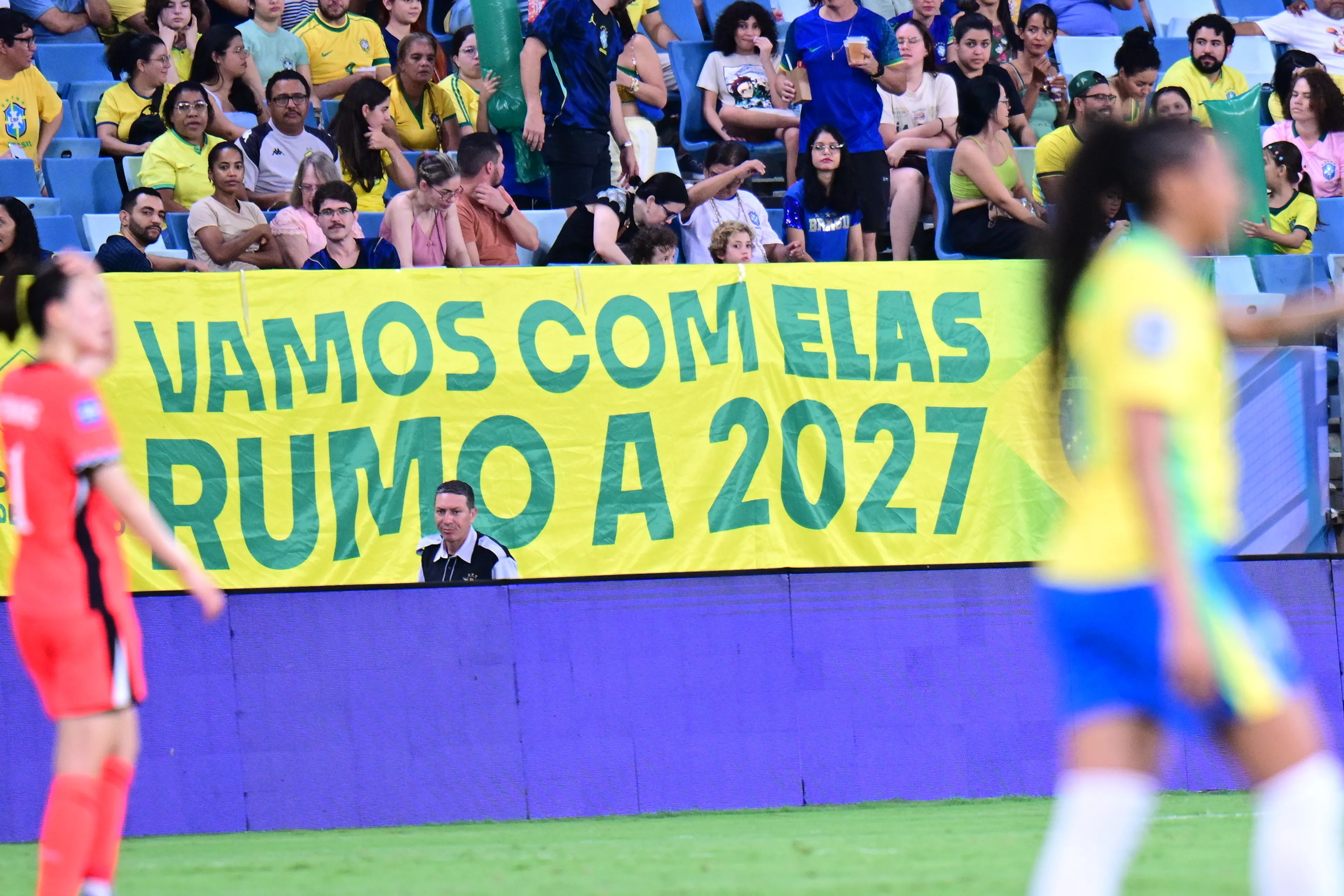 Faixa Copa 2027. Foto: Francisco Alves/AGIF