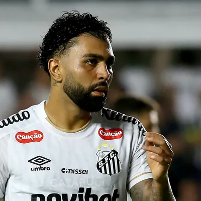 Gabigol não convence e permanece no banco de reservas