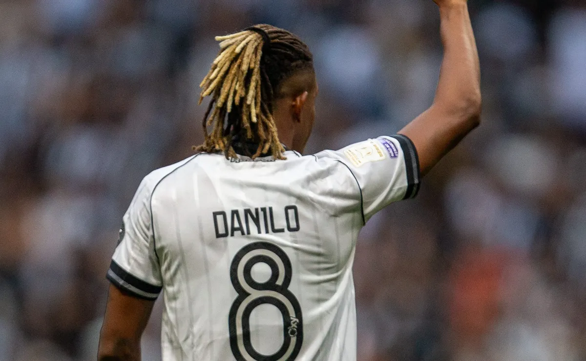 Botafogo já tem informação de bastidores para vender Danilo por caminhão de dinheiro