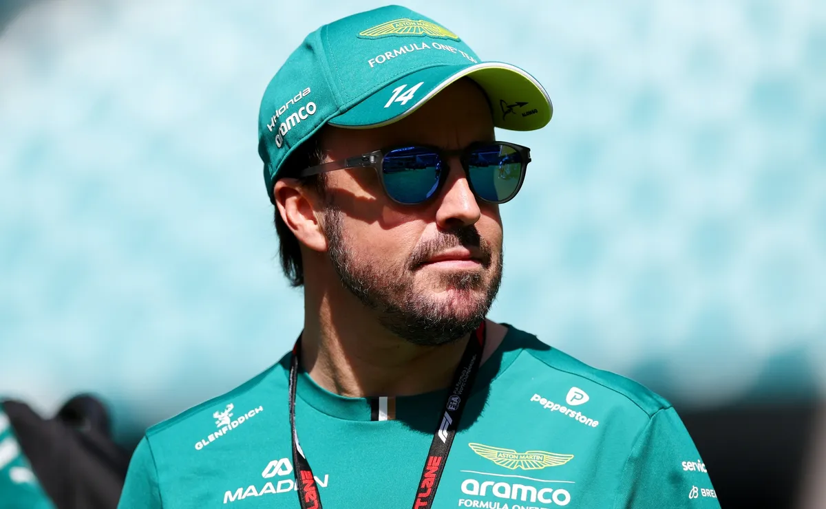 Fernando Alonso brinca ao estabelecer condição para aposentadoria da Fórmula 1: “Quinto lugar na corrida”