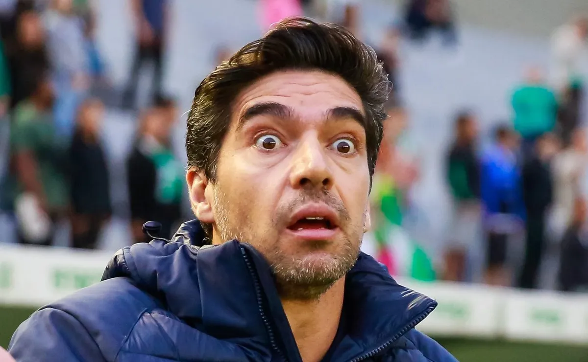 Abel pode receber nova suspensão no Palmeiras por acúmulo de cartões amarelos