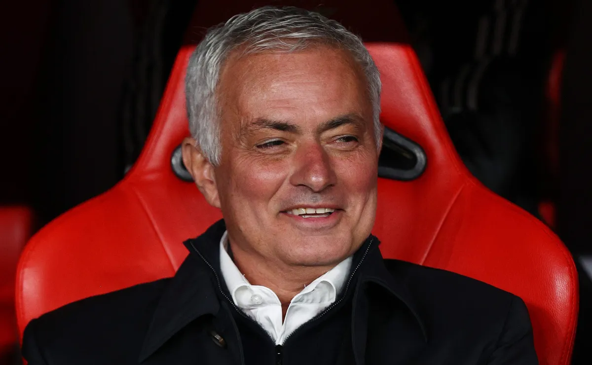 Mourinho mal chega ao Real Madrid e Wesley, ex-Flamengo, pode ser uma das primeiras contratações do clube