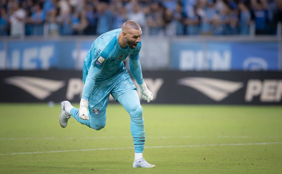 Weverton entra no radar de Ancelotti para a Copa e recoloca o Grêmio na vitrine da Seleção