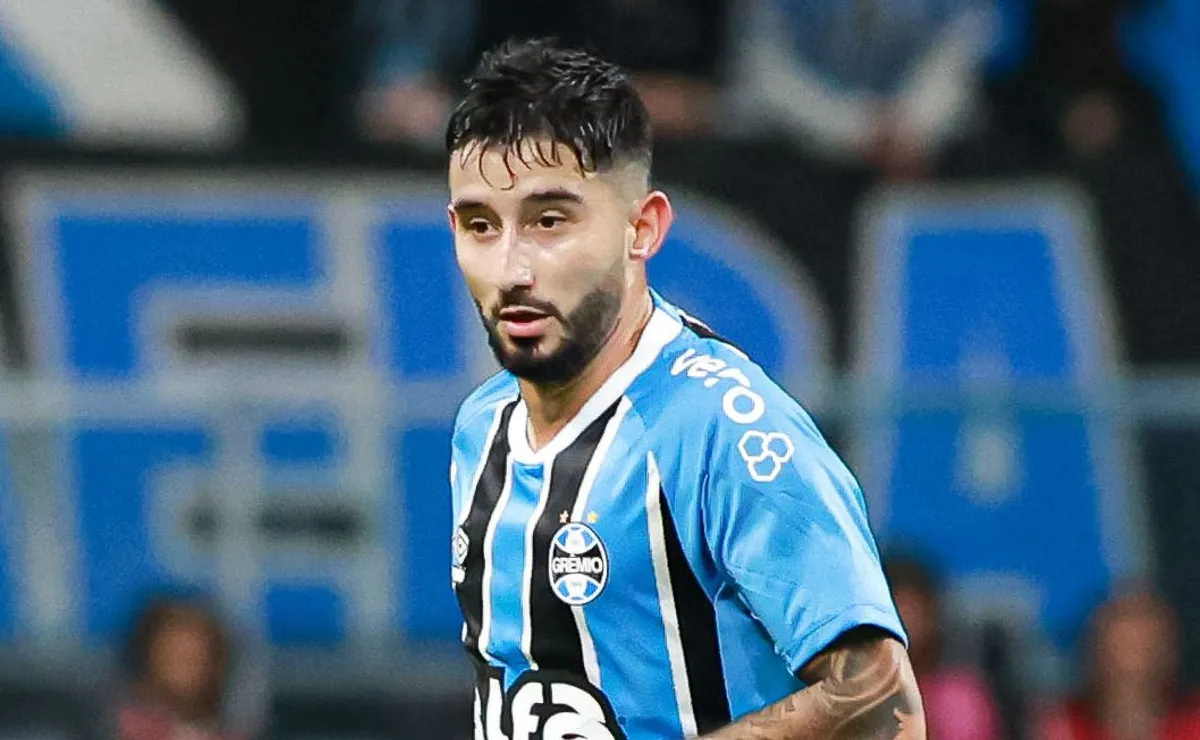 Villasanti treina normalmente e pode voltar a jogar com Luis Castro após fim de transição física