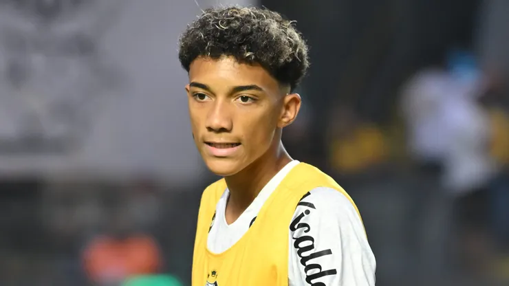 Atacante ainda não jogou em maio