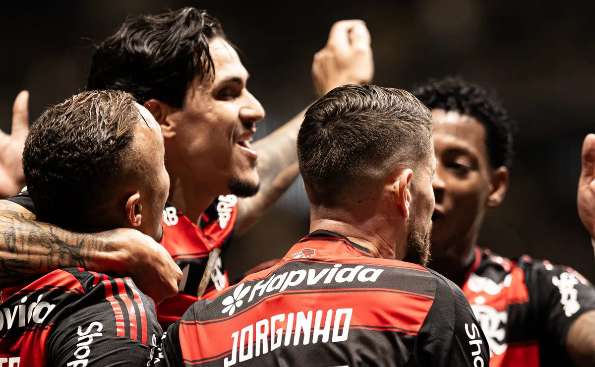 Flamengo cogita vender Cebolinha, Plata e Luiz Araújo