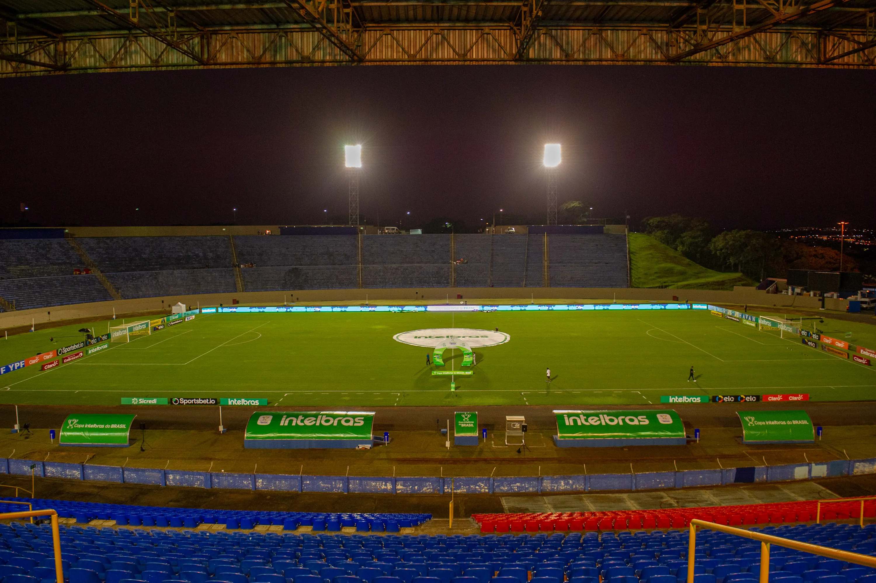 Vista geral do estadio Do Cafe para partida entre Portuguesa Rio e Corinthians pelo campeonato Copa do Brasil 2022. Foto: Marcos Zanutto/AGIF