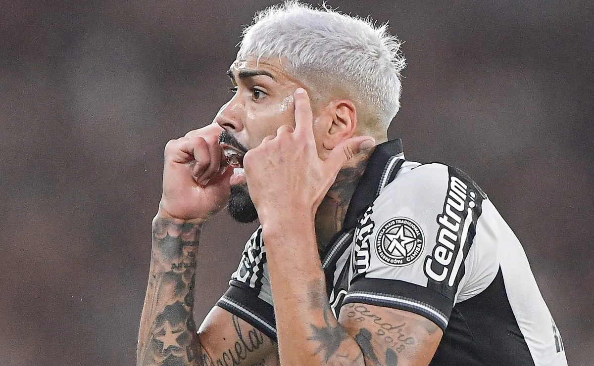 Botafogo quer um zagueiro para o lugar de Barboza, revela jornalista