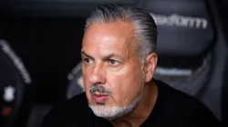 José Boto é quem conduz as negociações por Ryan Roberto