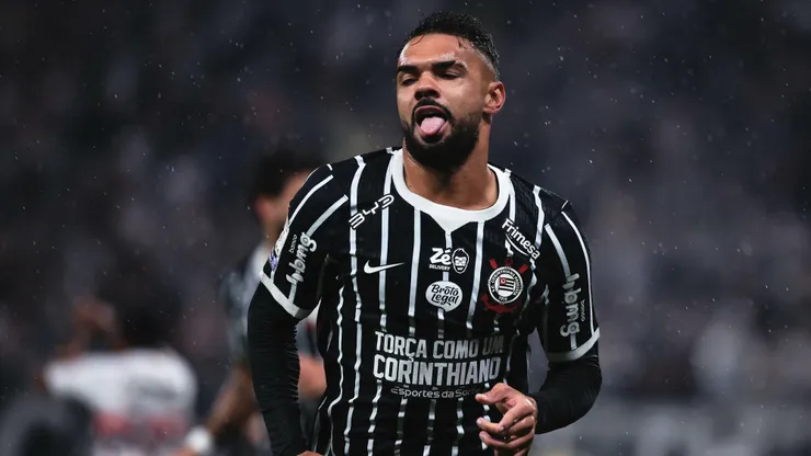 Raniele jogador do Corinthians comemora seu gol durante partida contra o São Paulo. Foto: Ettore Chiereguini/AGIF