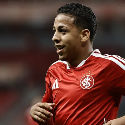 Vídeo: Allex destaca apoio dos veteranos após classificação do Internacional