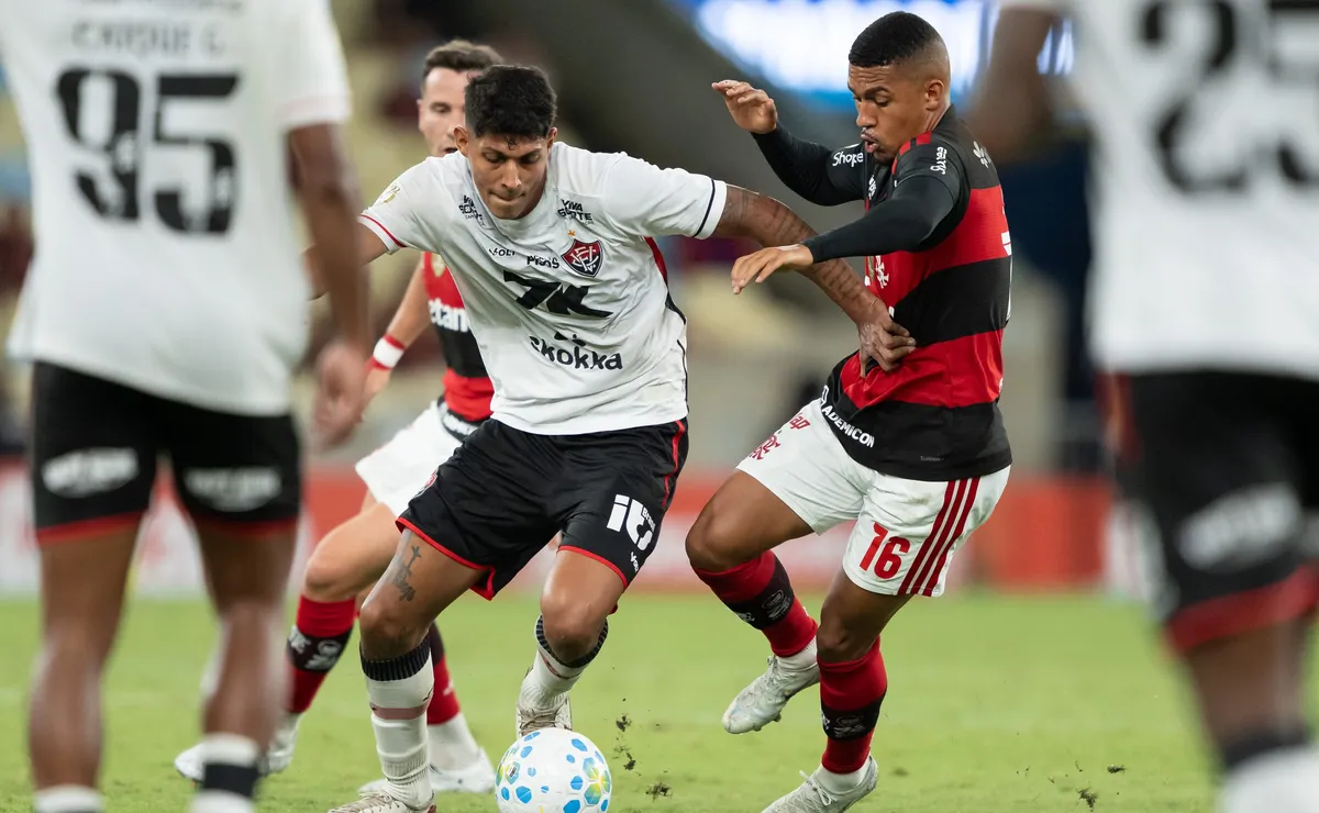 Vitória x Flamengo: onde assistir ao vivo, horário e escalações do jogo desta quinta