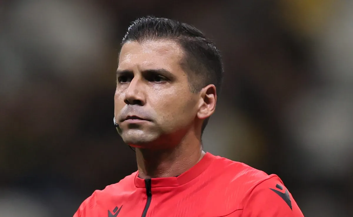 PC Oliveira aprova pênalti marcado em Cruzeiro x Goiás