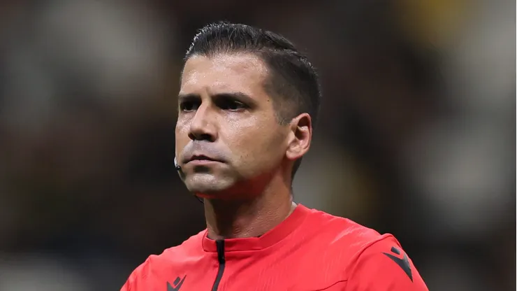 Bruno Arleu de Araújo, árbitro de Cruzeiro x Goiás - Foto: Gilson Lobo/AGIF