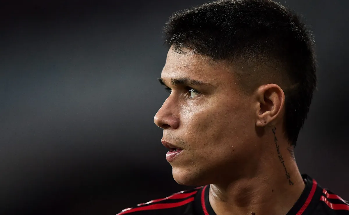 Flamengo vê o futebol árabe esquentar interesse na contratação de Luiz Araújo