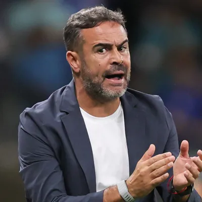 Artur Jorge alerta para falta de eficiência do Cruzeiro