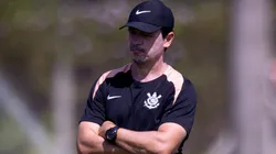 Fernando Diniz tem uma ideia sólida sobre manutenção do elenco e vendas no Timão - Foto: Agência Corinthians - Rodrigo Coca