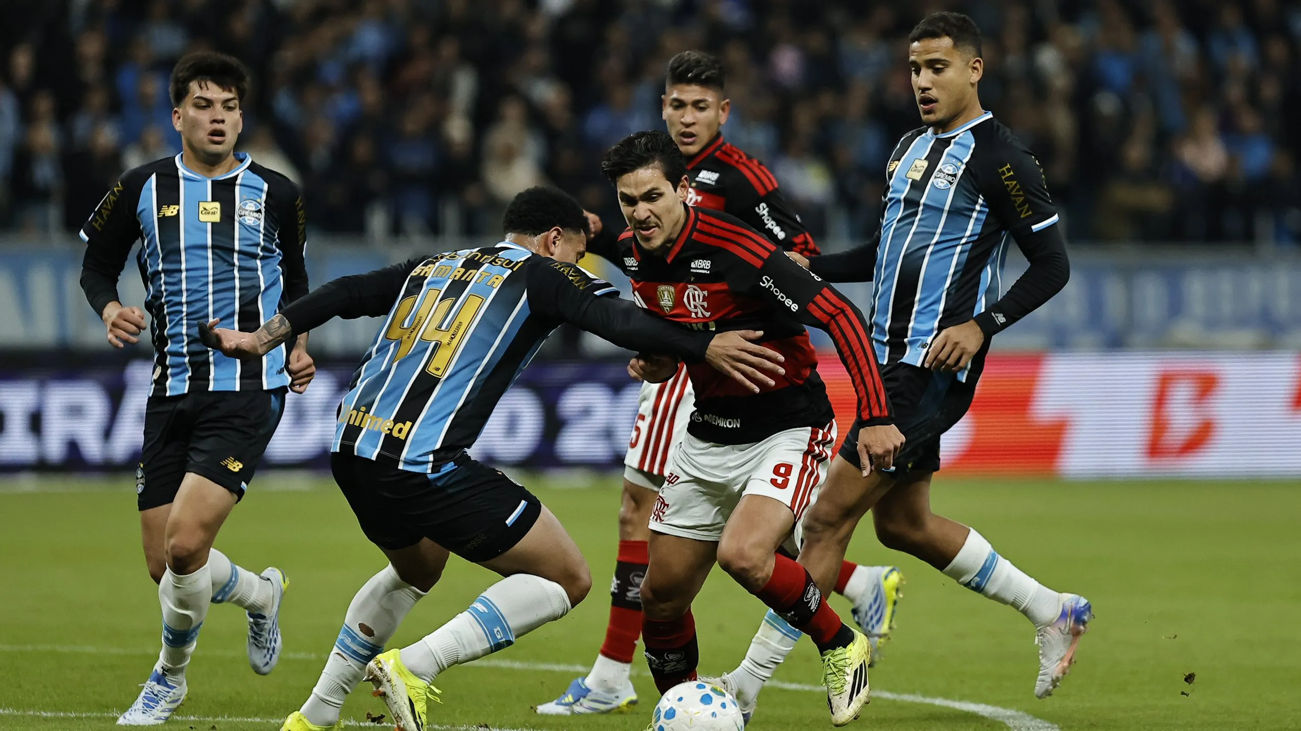 Flamengo x Grêmio em partida pelo Brasileiro