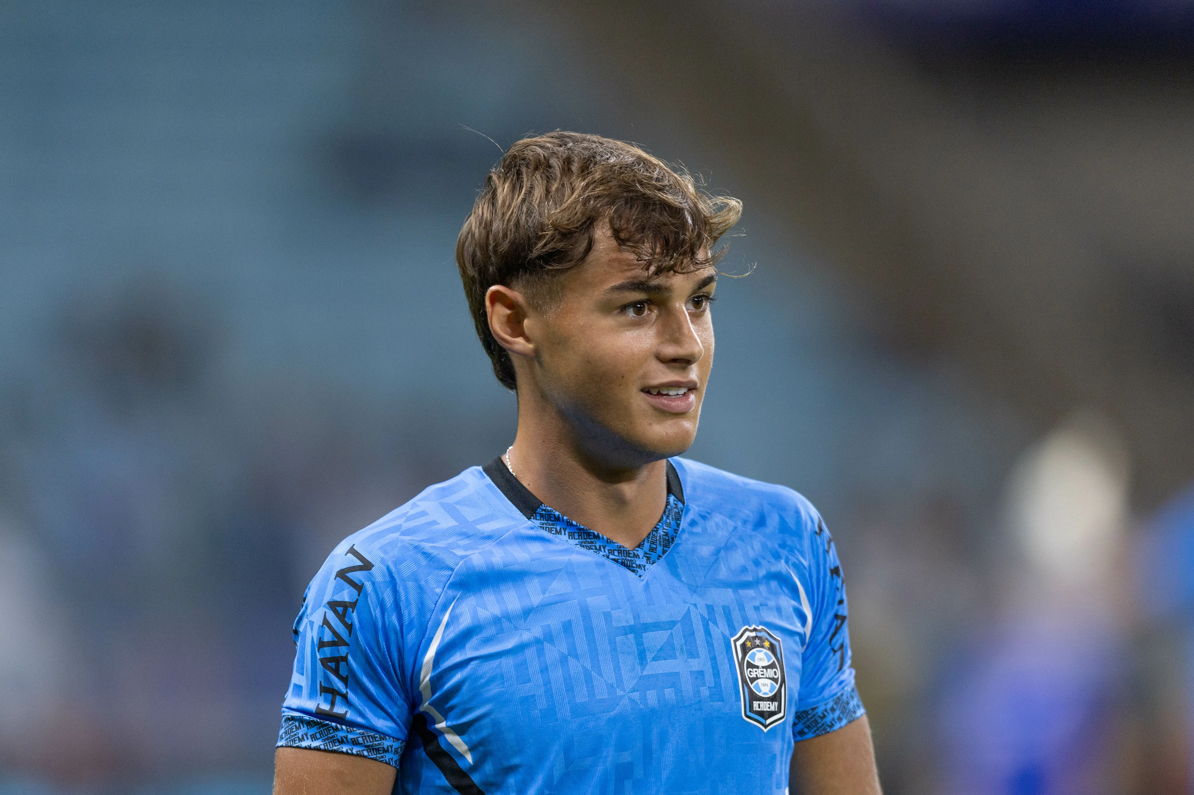 Tiaguinho reaparece e deve ser titular contra o Confiança – Foto: Liamara Polli/AGIF