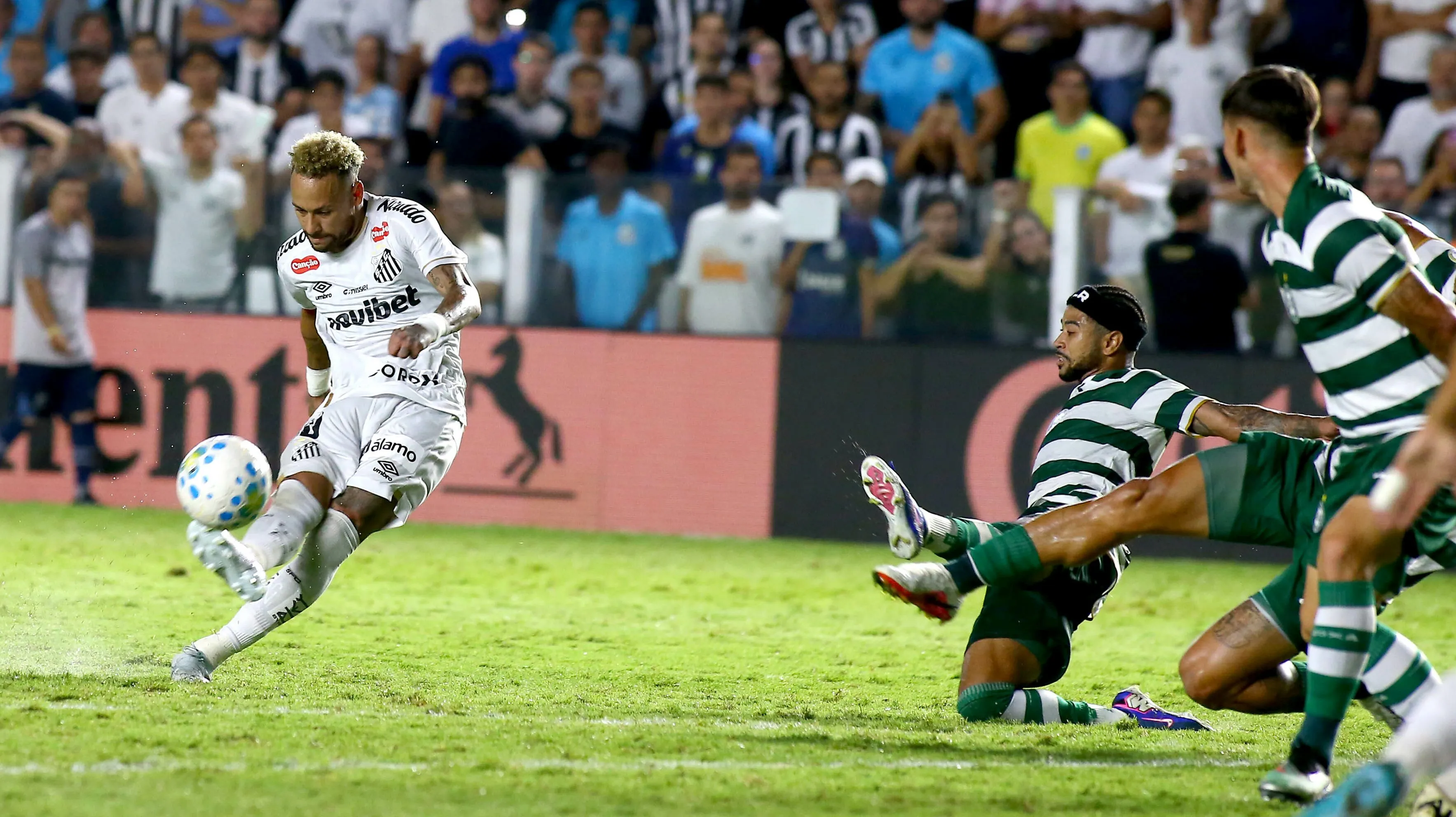SP - SANTOS - 22/04/2026 - COPA DO BRASIL 2026, SANTOS X CORITIBA - Neymar jogador do Neymar contra o Coritiba. Foto: Mauricio De Souza/AGIF