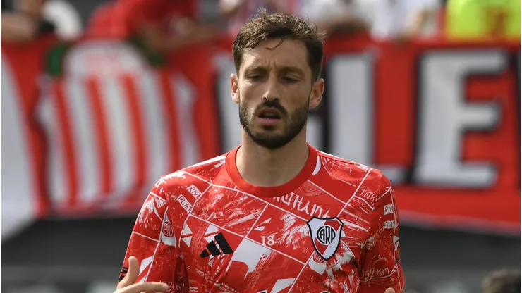 Matías Viña com a camisa do River Plate.