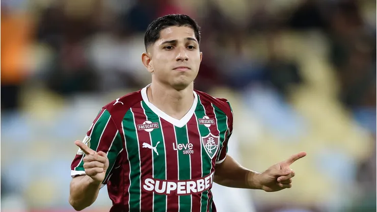 Savarino durante partida do Fluminense diante do Operário