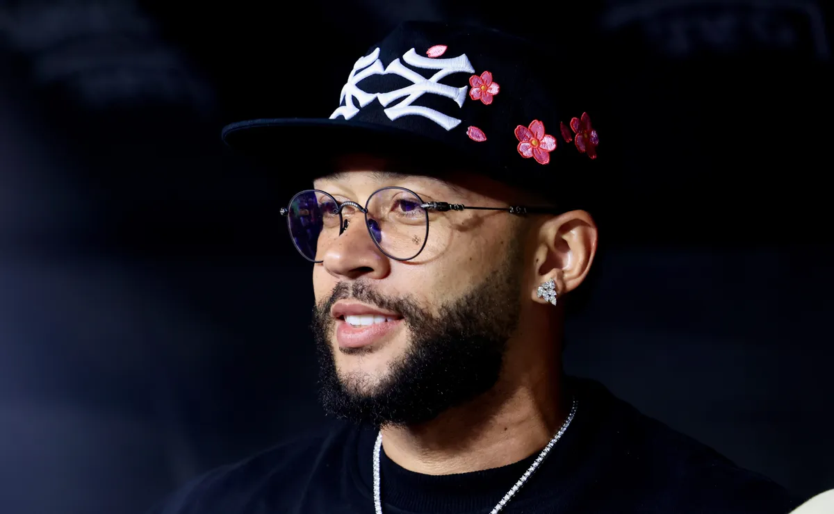 Corinthians avança em projeto para renovar com Memphis Depay antes da Copa