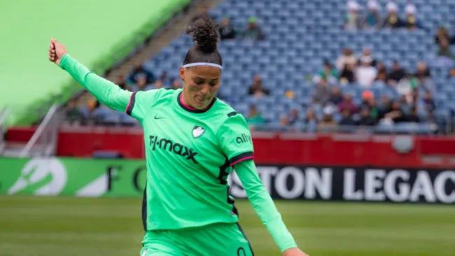 Amanda Gutierres em campo pelo Boston Legacy