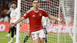 Rafael Borré (Internacional) celebrando seu gol contra o Athletic Club-MG, no dia 12.05.2026. Foto: Associated Press / Alamy