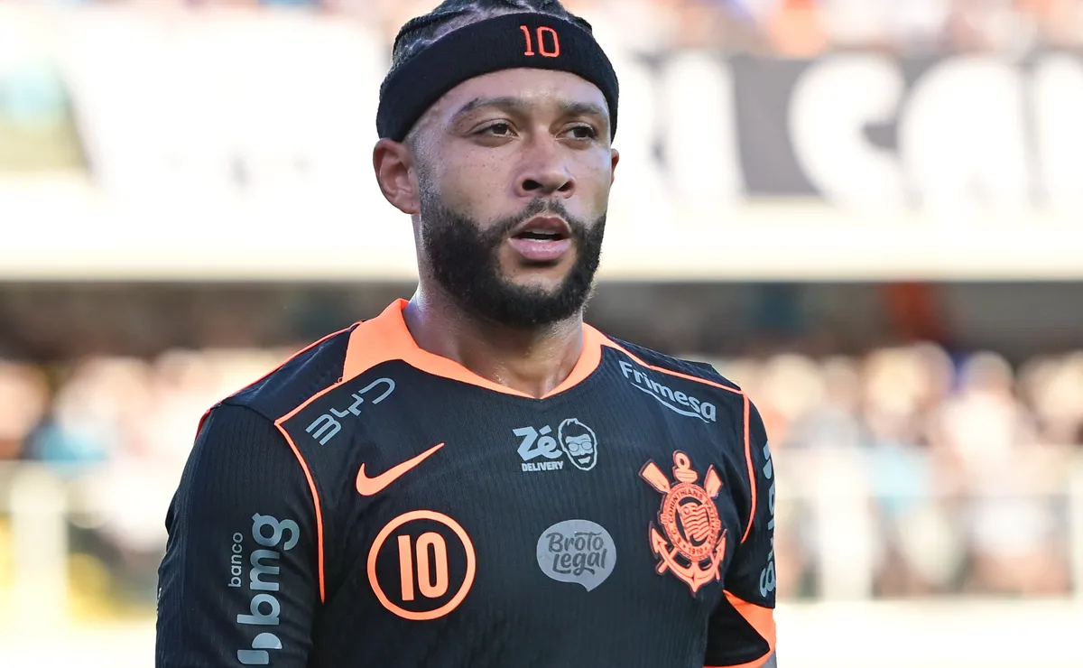 Koeman faz alerta e não garante Memphis Depay na Copa do Mundo