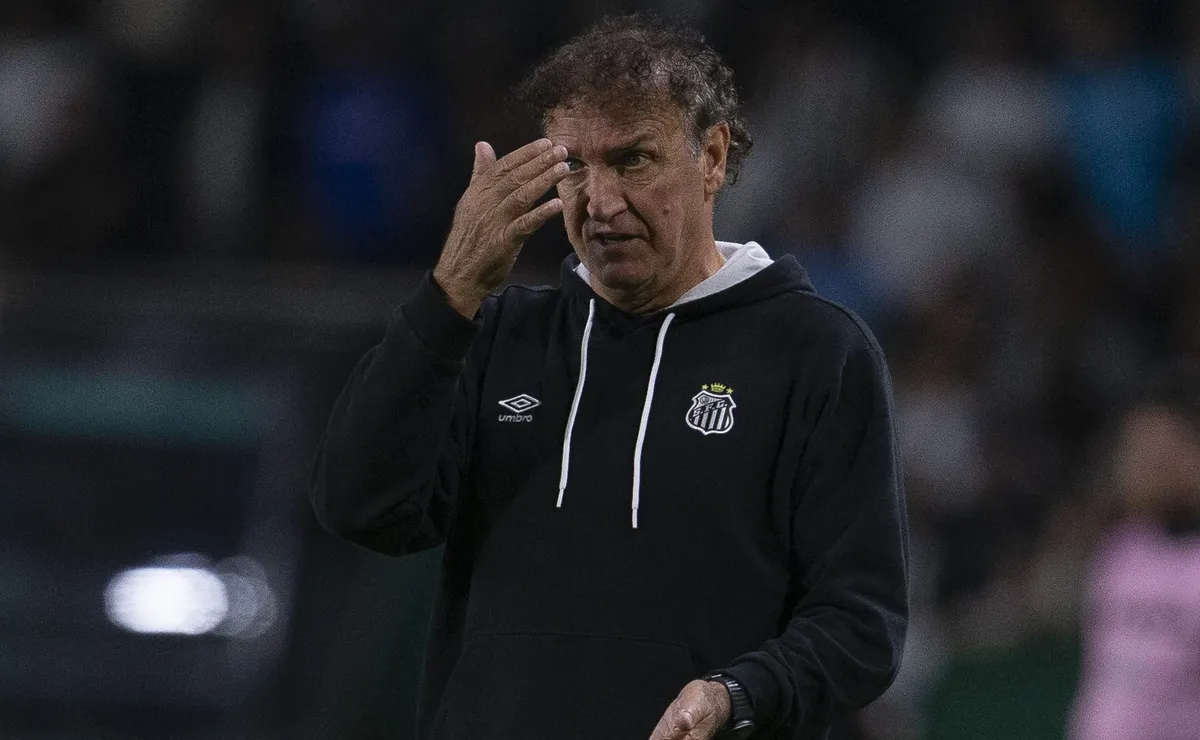 Cuca prioriza defesa após vantagem, Santos vence o Coritiba no Paraná e avança na Copa do Brasil