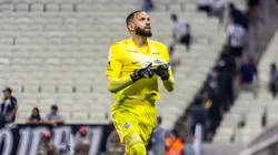Everson defendeu dois pênaltis contra o Ceará, pela Copa do Brasil. Foto: Lucas Emanuel/AGIF