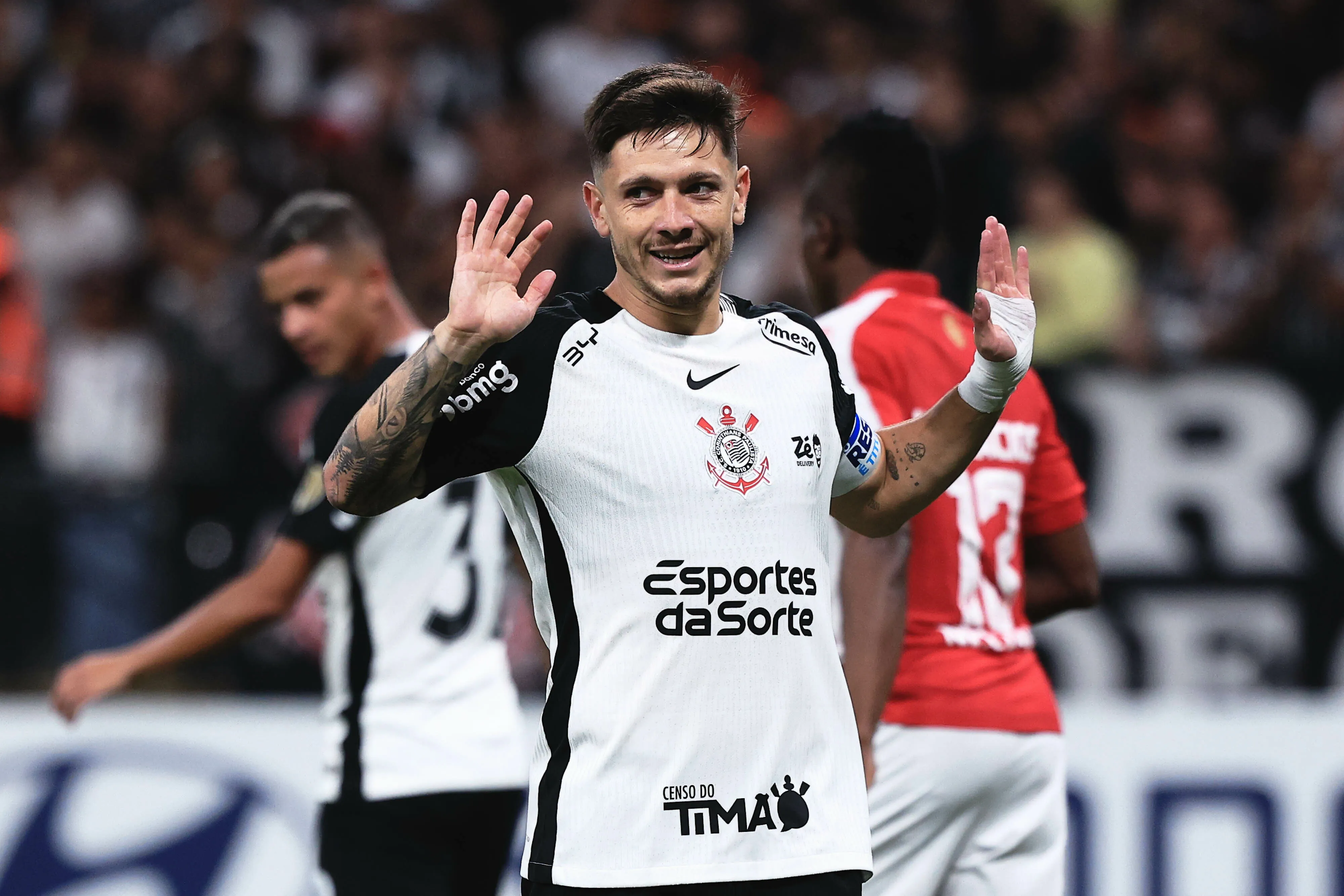 SP – SAO PAULO – 15/04/2026 – COPA LIBERTADORES 2026, CORINTHIANS X SANTA FE – Rodrigo Garro jogador do Corinthians durante partida contra o Santa Fe no estadio Arena Corinthians pelo campeonato Copa Libertadores 2026. Foto: Ettore Chiereguini/AGIF