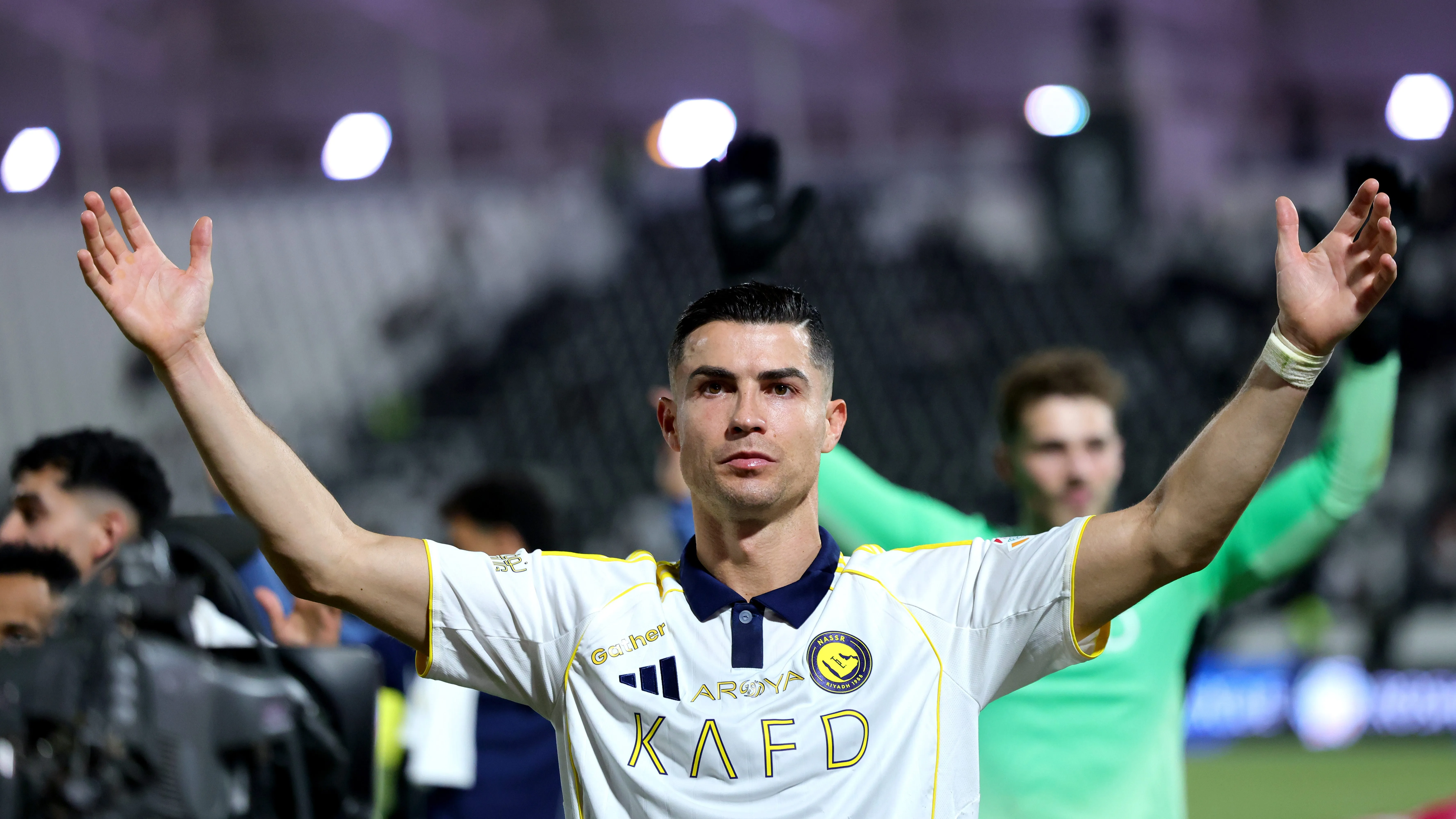Cristiano Ronaldo tem patrimônio líquido estimado em cerca de US$ 1,4 bilhão - (Photo by Abdullah Ahmed/Getty Images)
