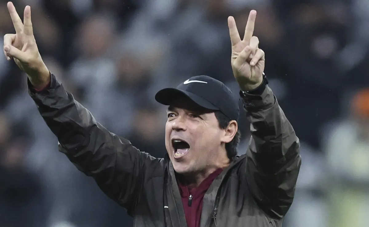Diniz supera aproveitamento de Dorival Júnior como mandante no Corinthians em 2026 e diferença chama atenção