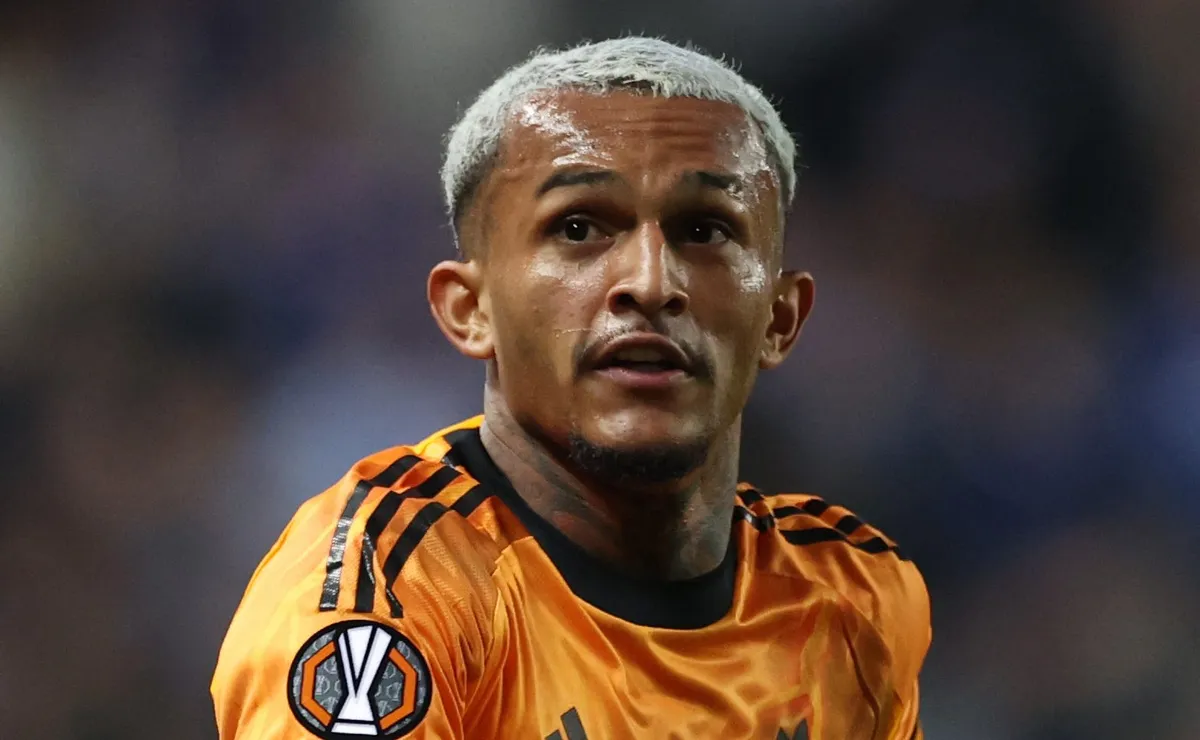 Liverpool-ING quer anunciar contratação do lateral Wesley, ex-Flamengo