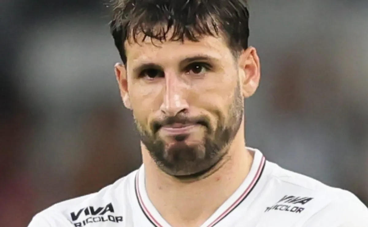 Calleri faz desabafo após eliminação do São Paulo: “A gente fez m*”