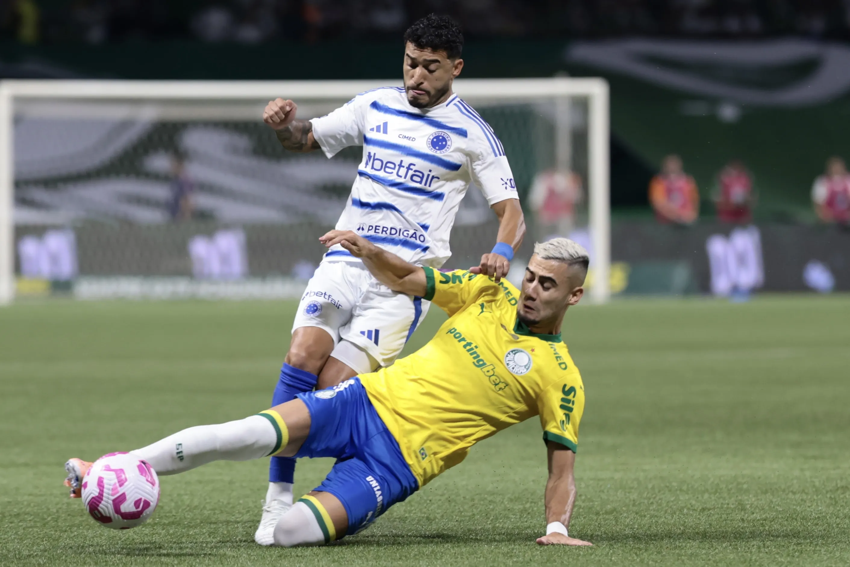 Cruzeiro e Palmeiras voltam a se enfrentar pelo Brasileirão. Foto: Marcello Zambrana/AGIF