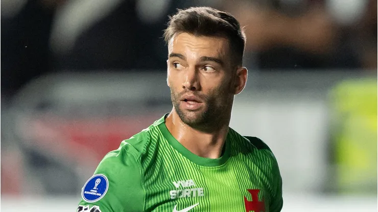 Leo Jardim goleiro do Vasco durante partida contra o Olimpia no estadio Sao Januario pelo campeonato Copa Sul-Americana 2026.
