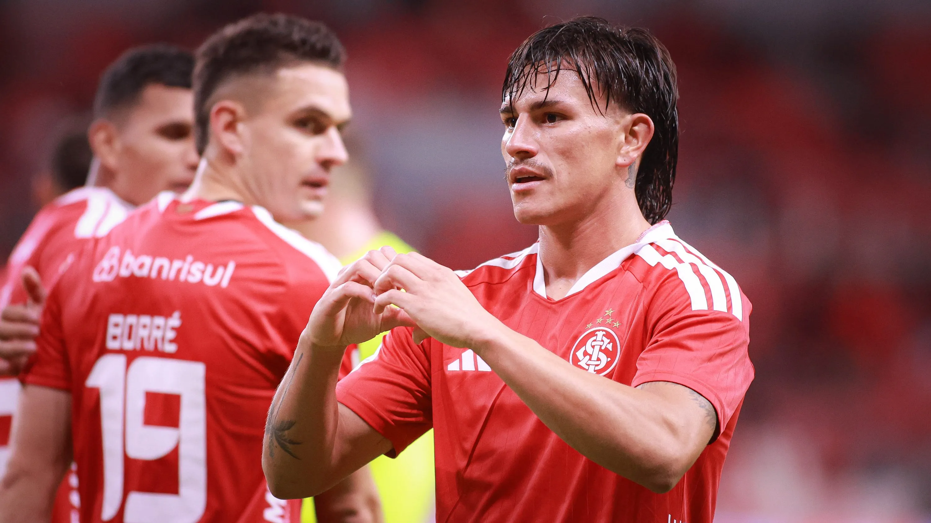 Alexandro Bernabei jogador do Internacional comemora seu gol durante partida contra o Athletic Club no estadio Beira-Rio pelo campeonato Copa Do Brasil 2026. Foto: Maxi Franzoi/AGIF