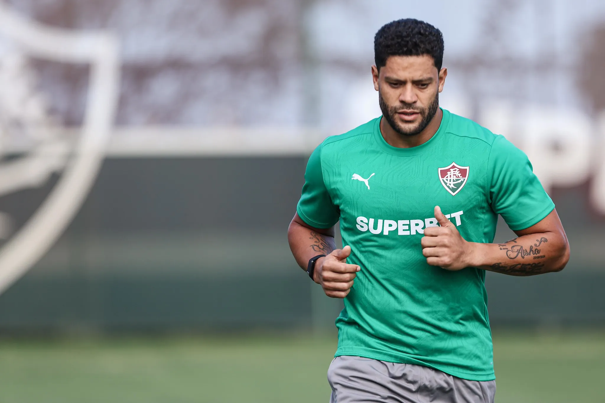 Hulk durante treinamento no CT do Fluminense. Foto: Lucas Merçon/Fluminense FC