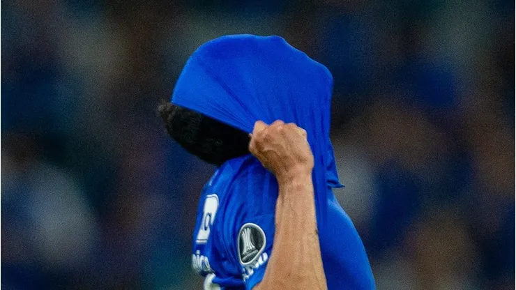 Fabricio Bruno jogador do Cruzeiro durante partida contra o Boca Juniors no estadio Mineirao pelo campeonato Copa Libertadores 2026. Foto: Fernando Moreno/AGIF