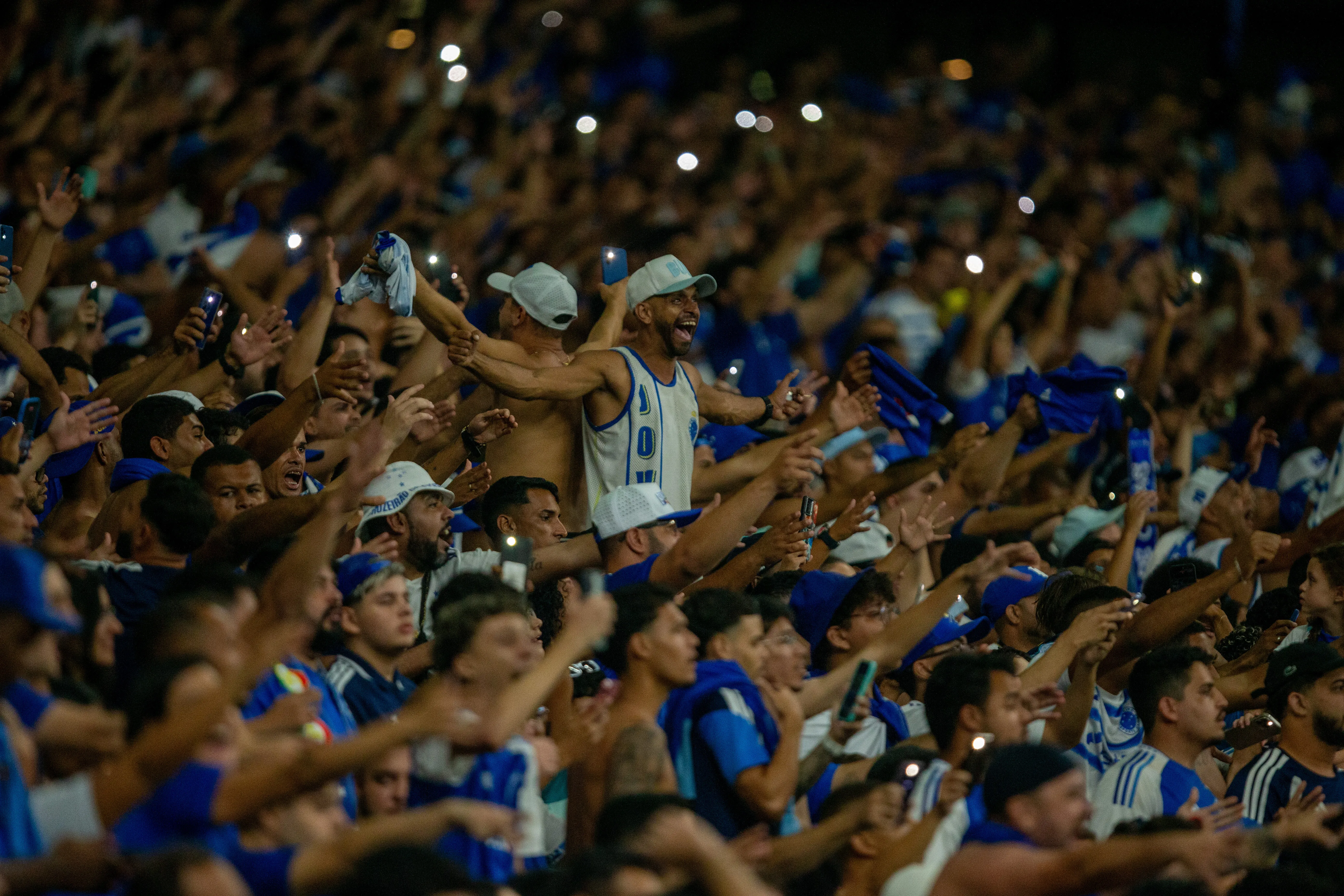 MG – BELO HORIZONTE – 28/04/2026 – COPA LIBERTADORES 2026, CRUZEIRO X BOCA JUNIORS – Torcida do Cruzeiro durante partida contra Boca Juniors no estadio Mineirao pelo campeonato Copa Libertadores 2026. Foto: Fernando Moreno/AGIF