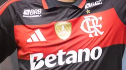 Jorge Carrascal jogador do Flamengo comemora seu gol durante partida contra o Gremio no estadio Arena do Gremio pelo campeonato Brasileiro A 2026. Foto: Maxi Franzoi/AGIF