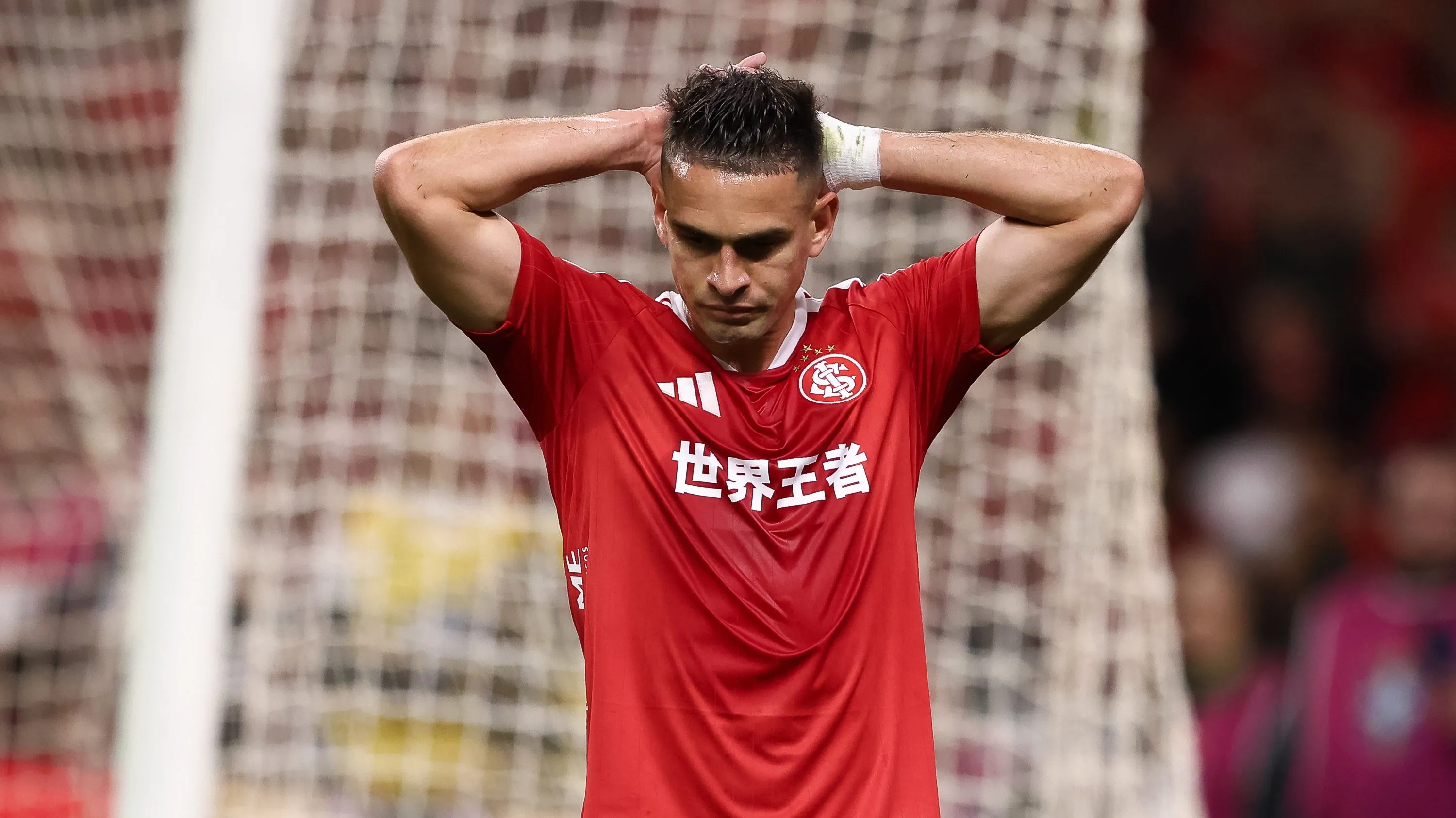 Borré vive momento instável no Inter. (Photo by Pedro H. Tesch/Getty Images)