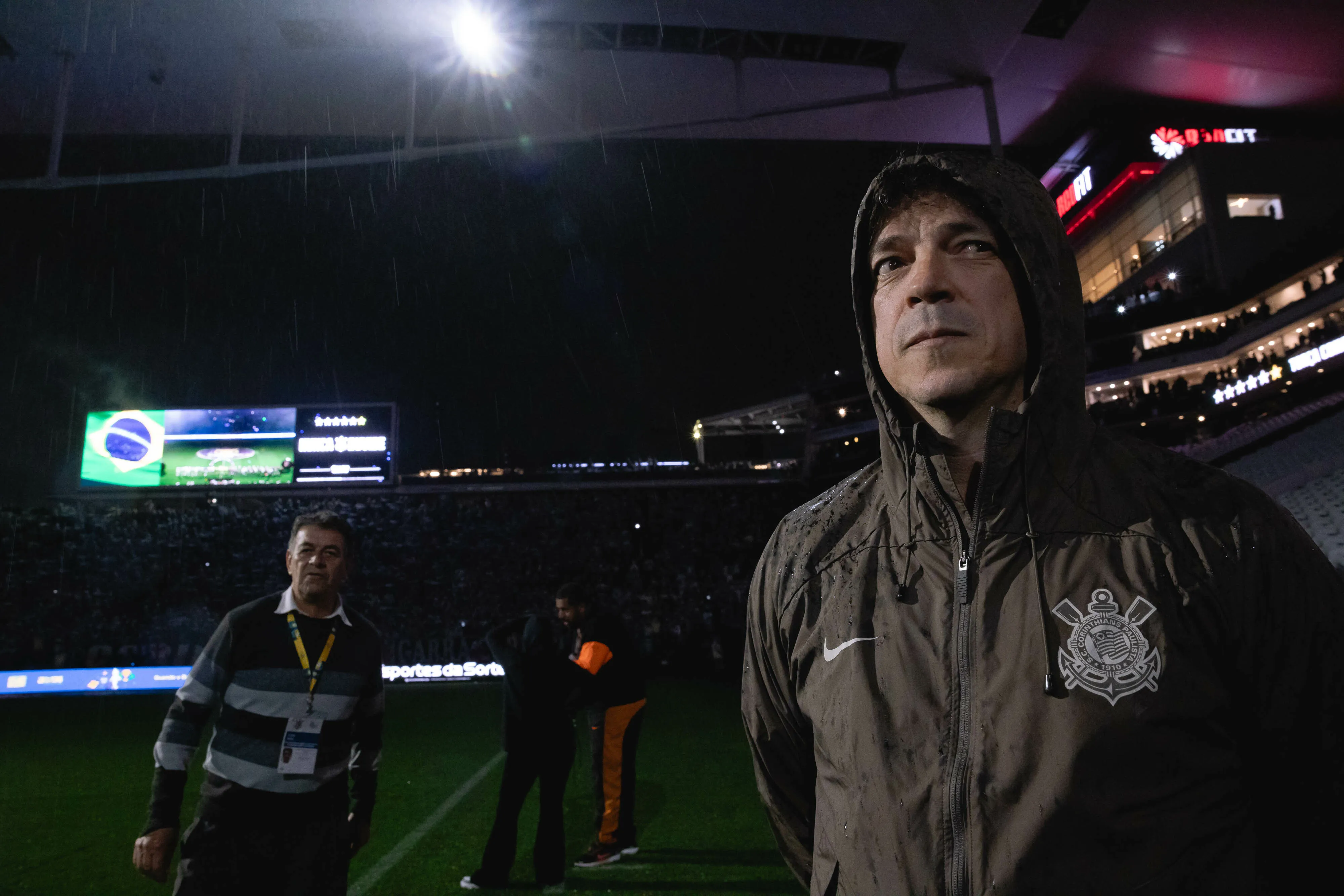 SP – SAO PAULO – 10/05/2026 – BRASILEIRO A 2026, CORINTHIANS X SAO PAULO – Fernando Diniz tecnico do Corinthians durante partida contra o Sao Paulo no estadio Arena Corinthians pelo campeonato Brasileiro A 2026. Foto: Ettore Chiereguini/AGIF