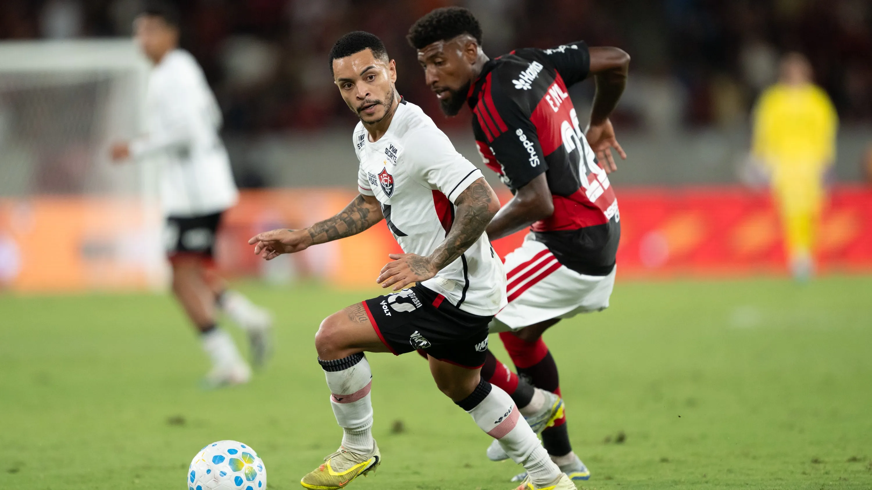 Matheuzinho jogador do Vitoria durante partida contra o Flamengo no estadio Maracana pelo campeonato Copa Do Brasil 2026. Foto: Jorge Rodrigues/AGIF