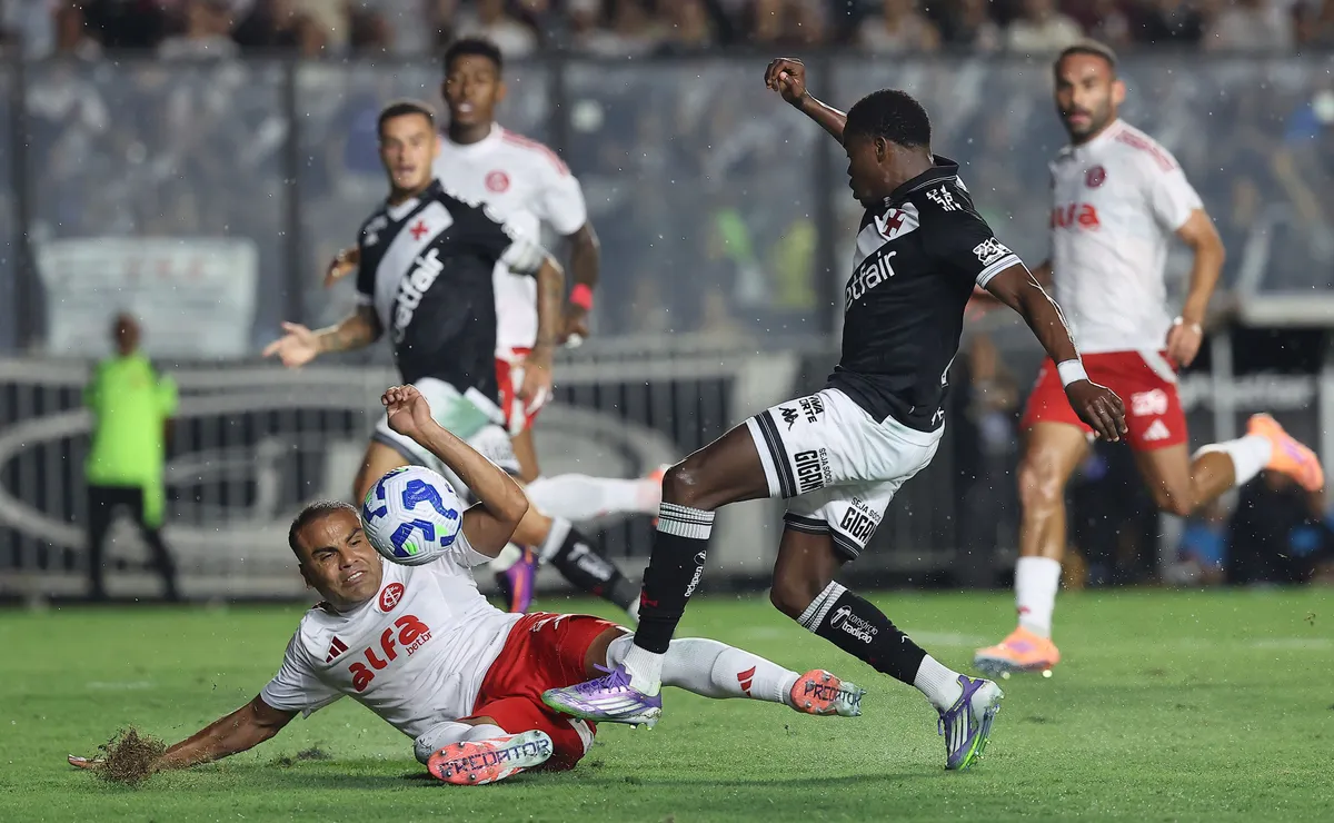 Previsão aponta equilíbrio e possível empate entre Internacional e Vasco no Brasileirão