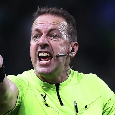 Arbitragem assinala 2 pênaltis em Confiança x Grêmio